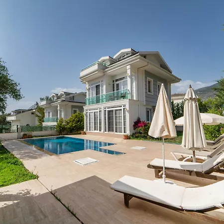 W Private Pool Garden 10 Min To *